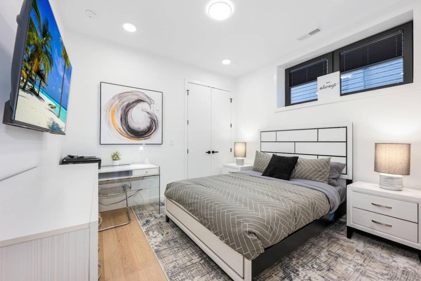Ultra Modern Luxury - New Construction 4 Bedrooms Holiday home Chicago
