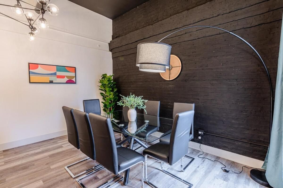 Luxury 5br W/ King Bed & Pool Table Near Chinatown