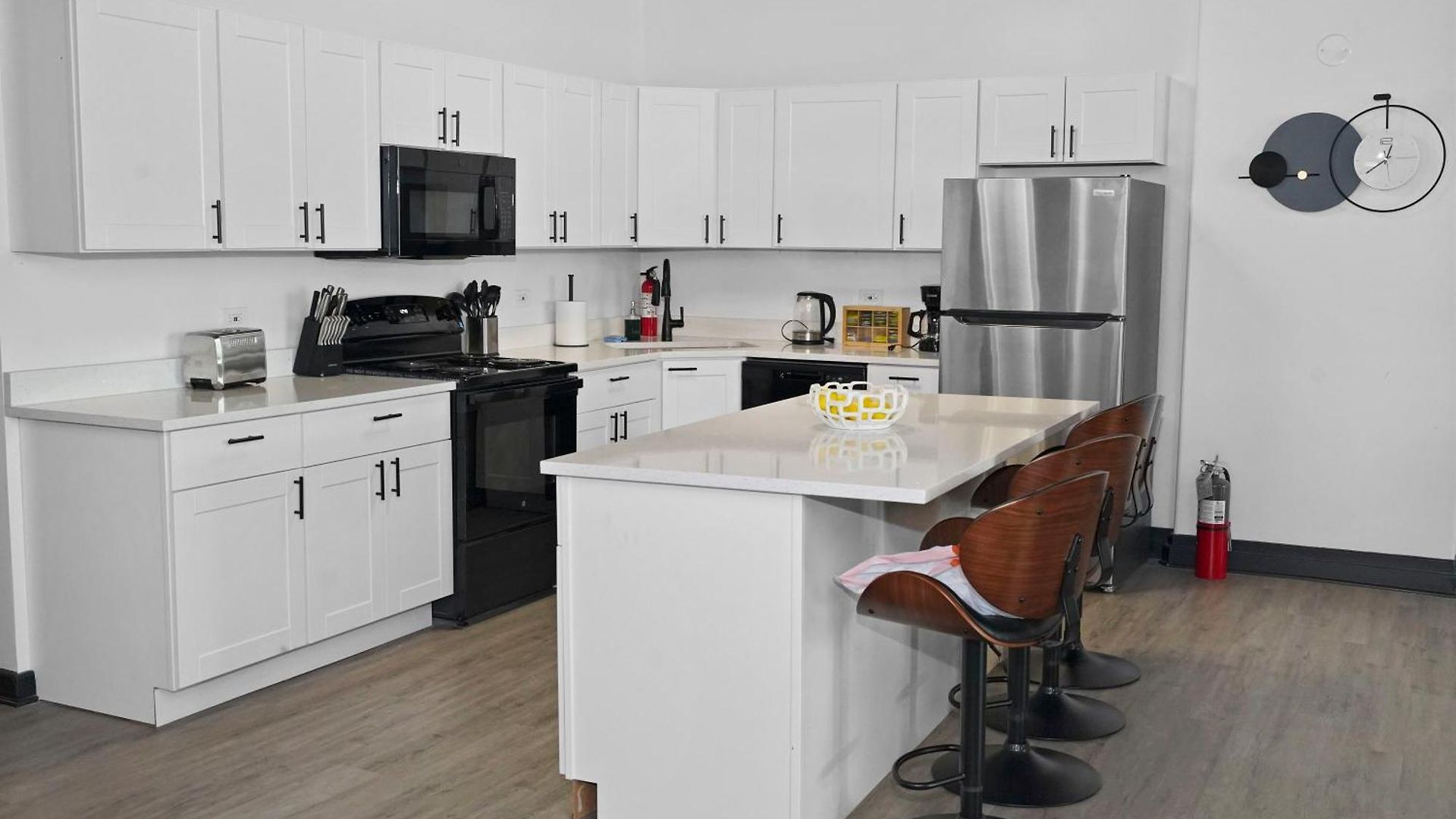 Spacious 6br Group Unit Near Mccormick & Lakefront Apartment
