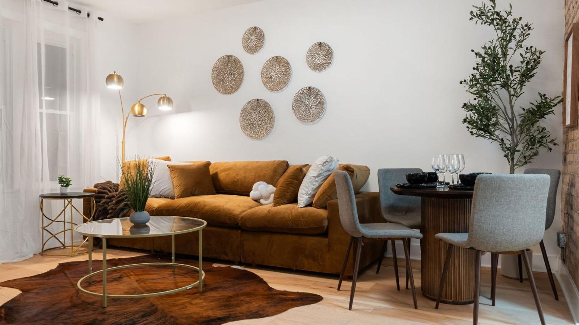 Apartment In Wrigley Close To The Field & Food Chicago
