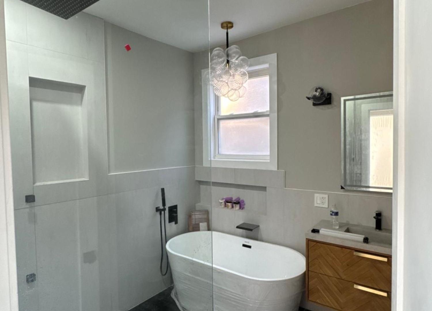 Sleek Avondale Bath 2 Bed King And Queen And Garage Apartment Chicago