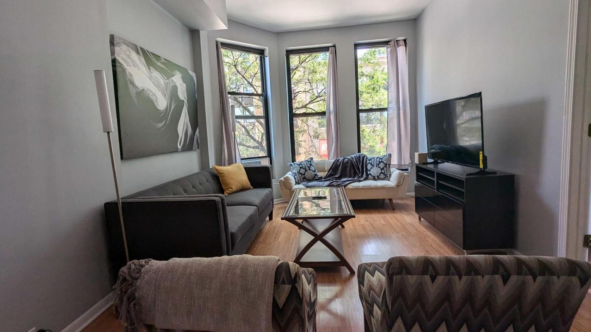 South Loop 4 Bedroom Apartment *
