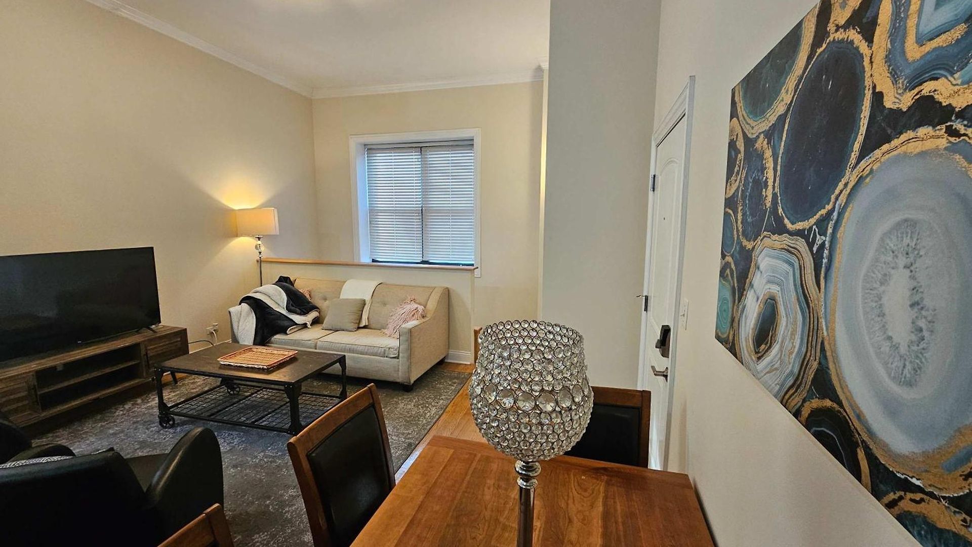Gold Coast Downtown Sleeps 20