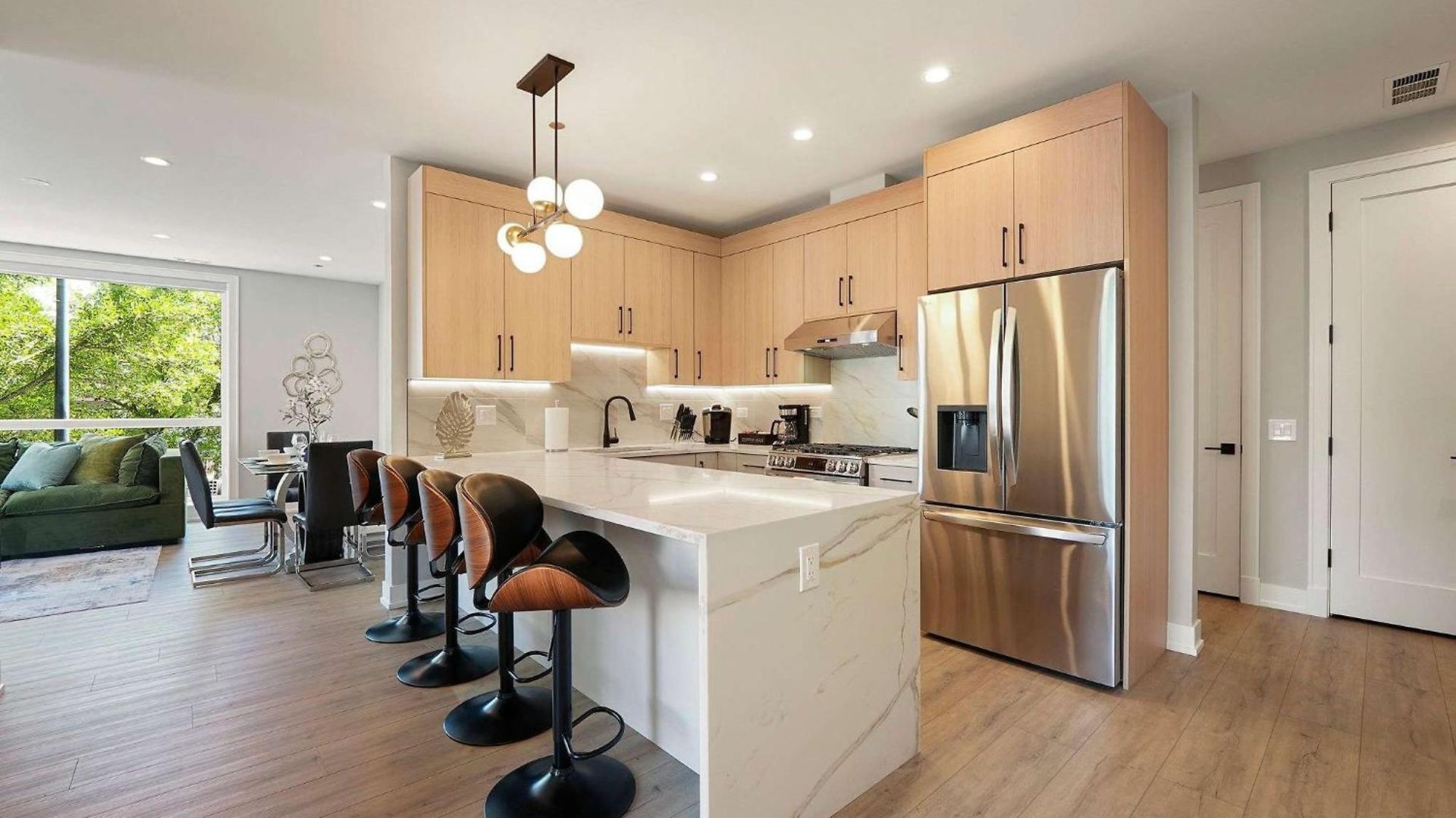 Welcoming Month Long 2bd 2ba With Parking * Chicago