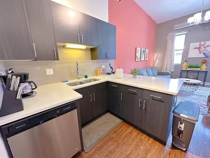 Smoke Ok 2br Retreat Near Mccormick Apartment *