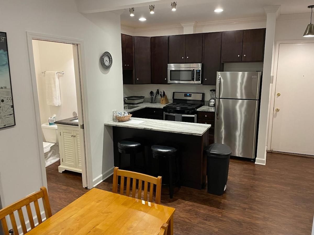 Updated 1 Bedroom In The Location! Apartment Chicago