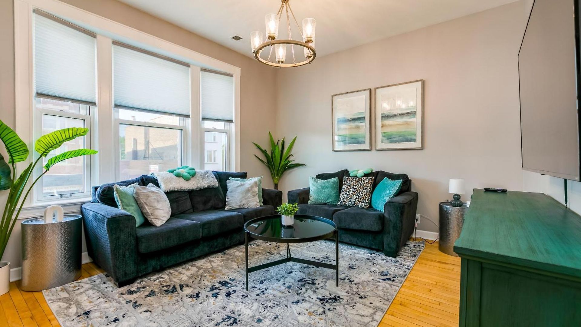 Logan Sq 4br - Free Parking - Near Nightlife & Dt Apartment