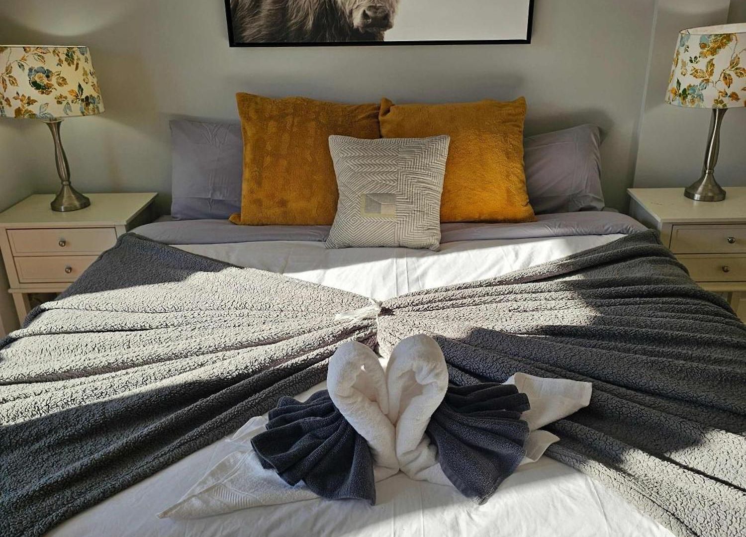 Apartment Updated 3 Bedroom Downtown Pilsen