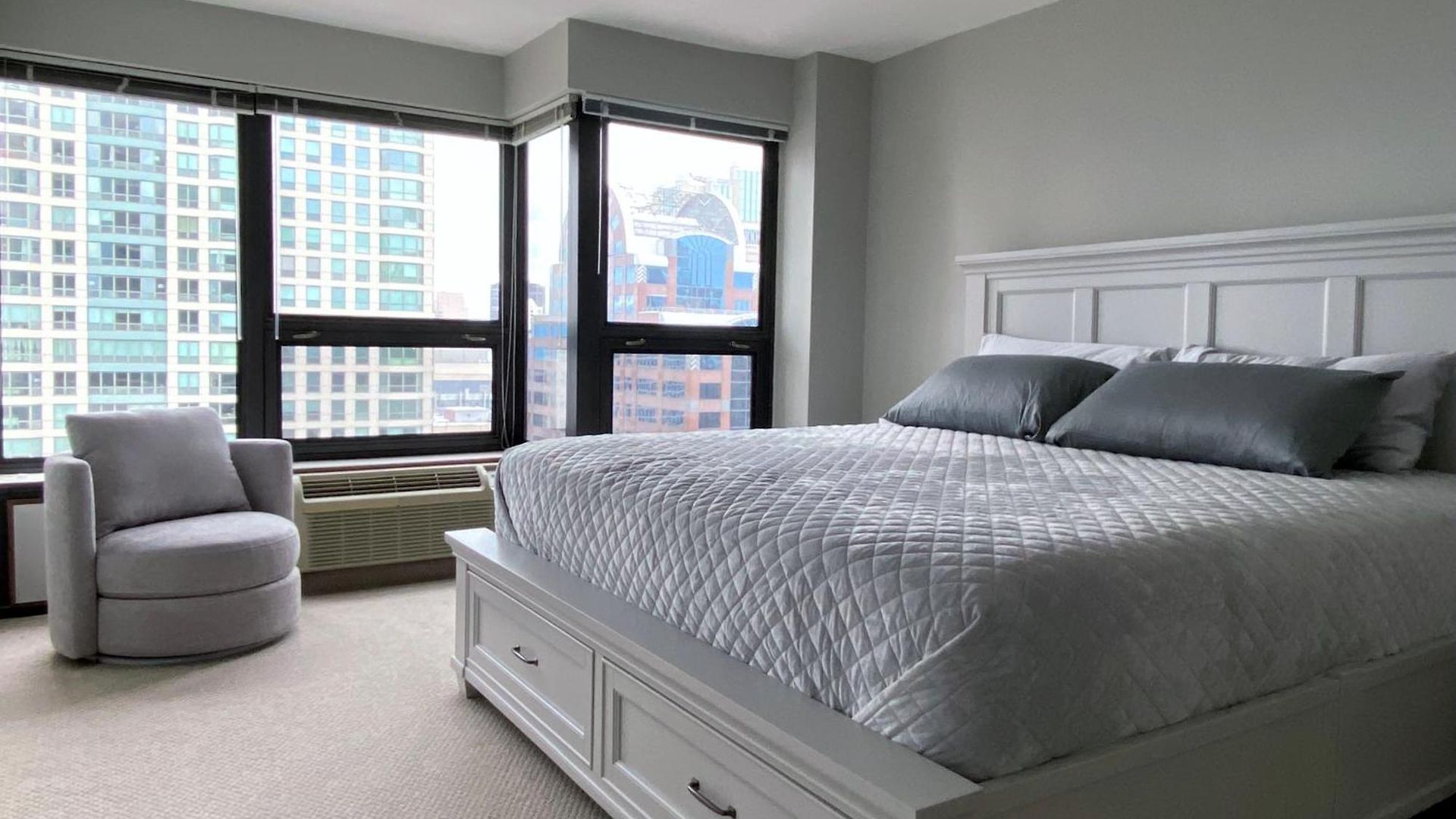 River North Magnificent Mile Condo, And Views, 43rd Floor Corner, Parking Included! Chicago