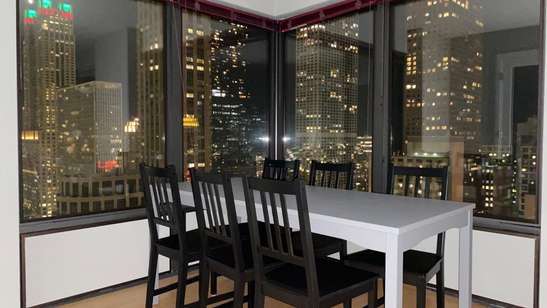 Apartment River North Magnificent Mile Condo, And Views, 43rd Floor Corner, Parking Included! *