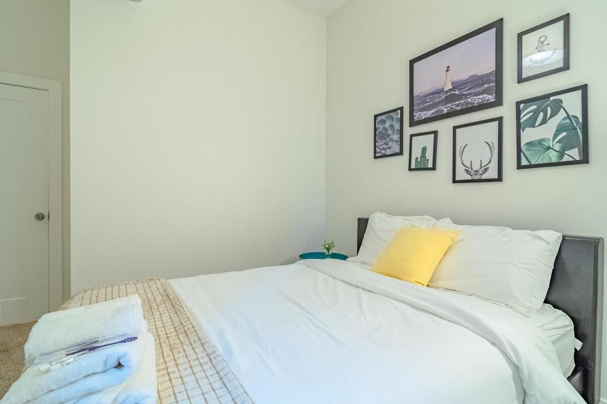 Spacious 3br Smoke Ok Near Mccormick Place Apartment