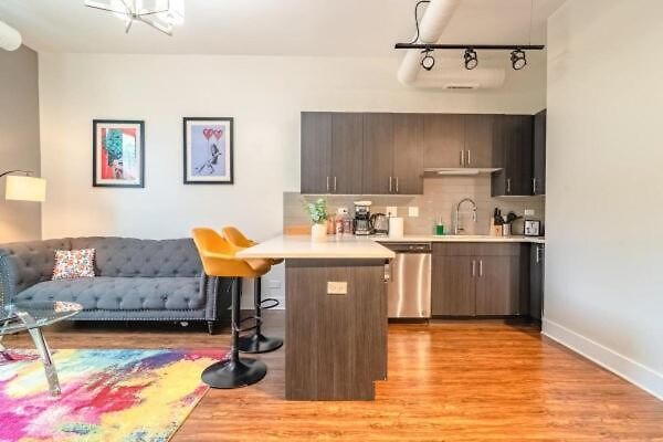 Stylish Friendly 3br Near Mccormick *