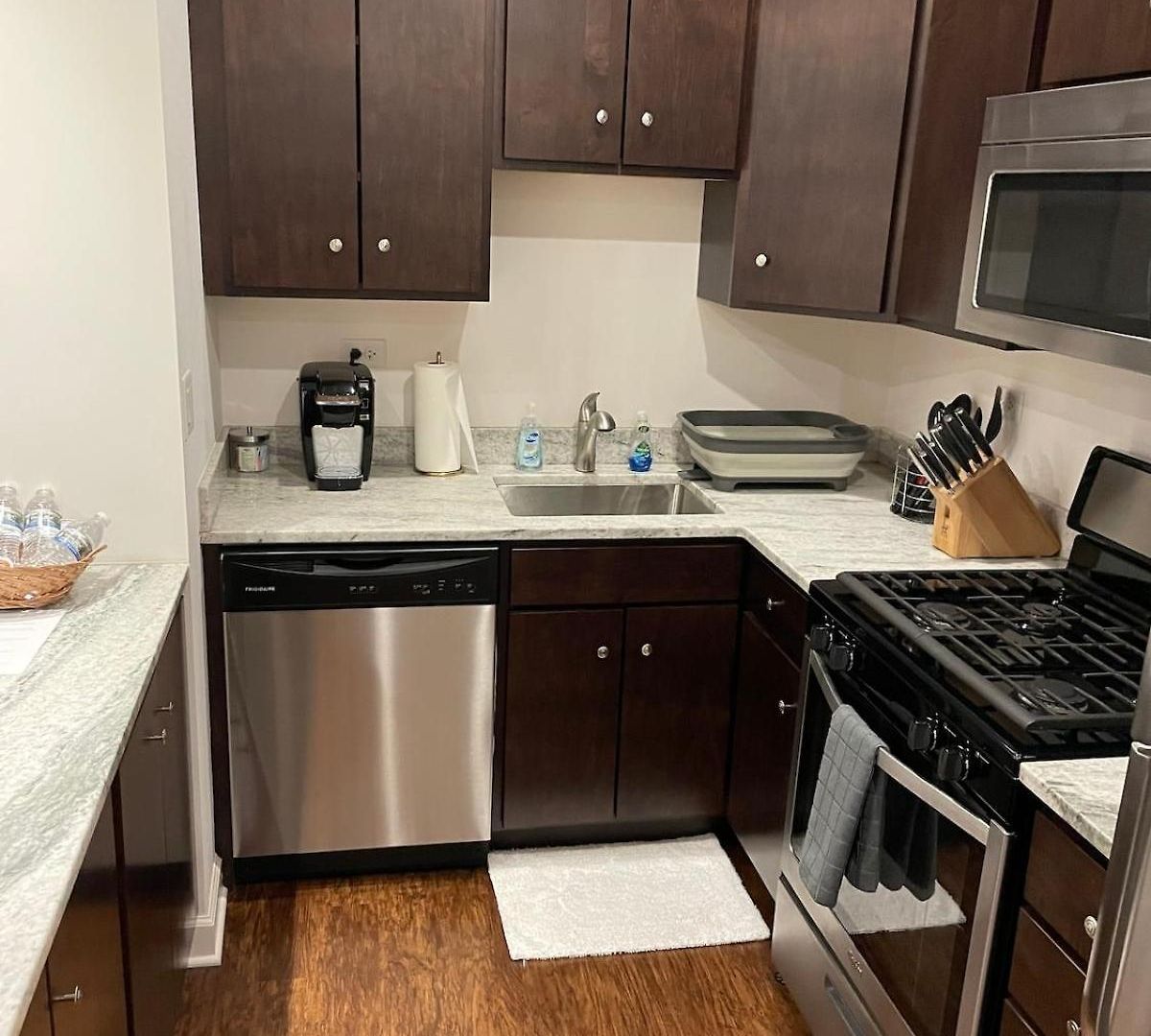 Updated 1 Bedroom In The Location! Chicago