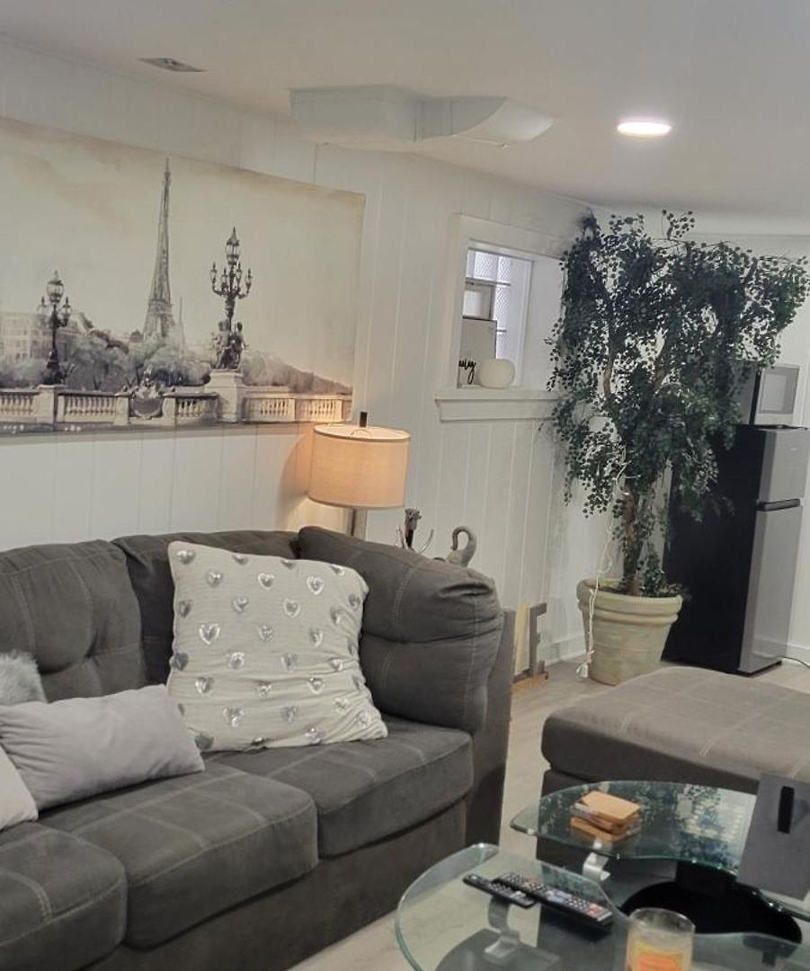 Apartment Beautiful Basement