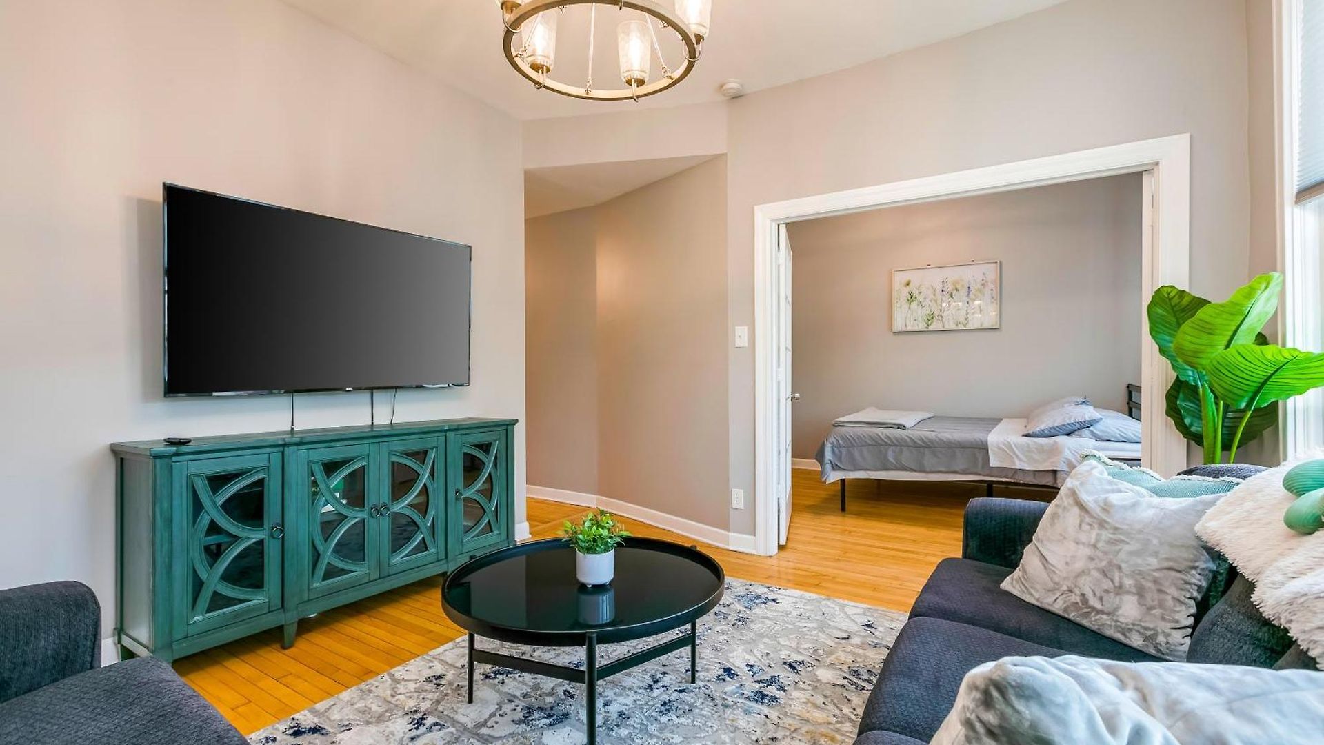 Logan Sq 4br - Free Parking - Near Nightlife & Dt Apartment Chicago