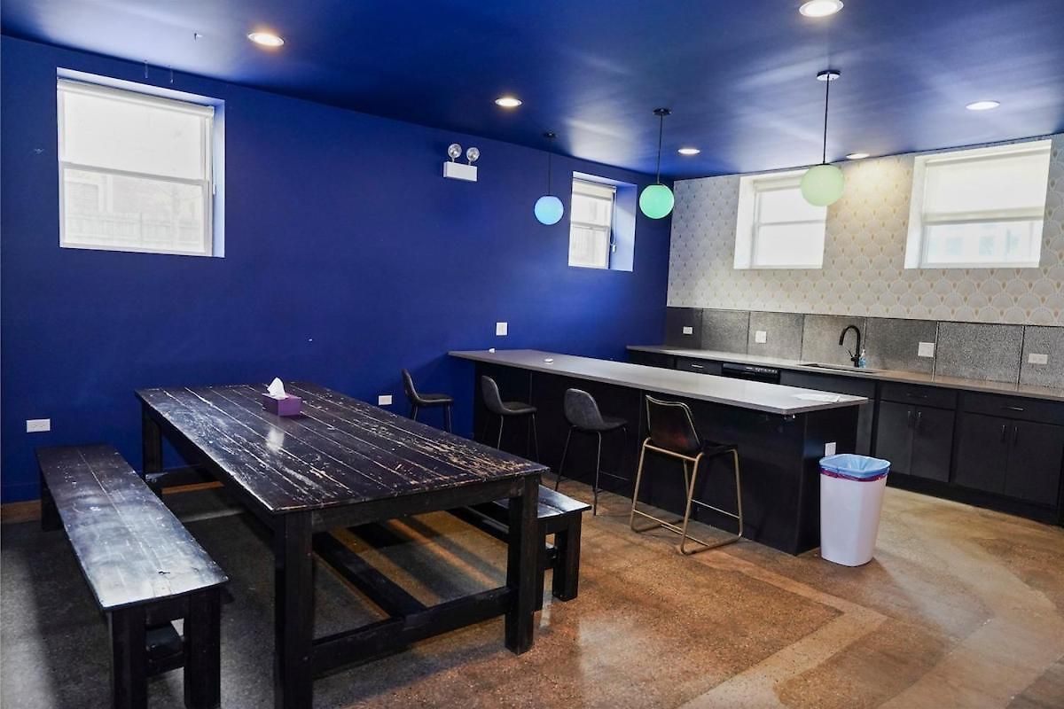 Modern 4br Pilsen Retreat Near Illinois Medical District & Downtown Apartment *