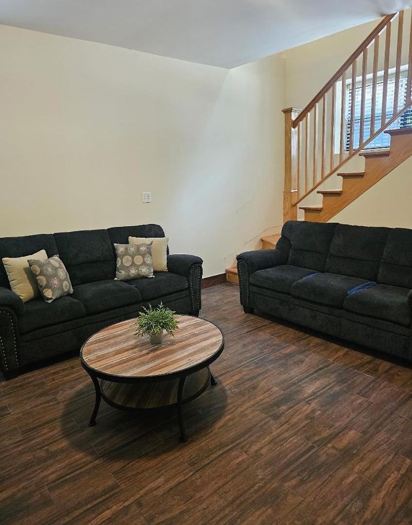 Gold Coast Downtown Sleeps 20
