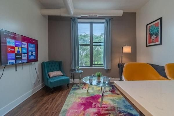 Stylish Friendly 3br Near Mccormick