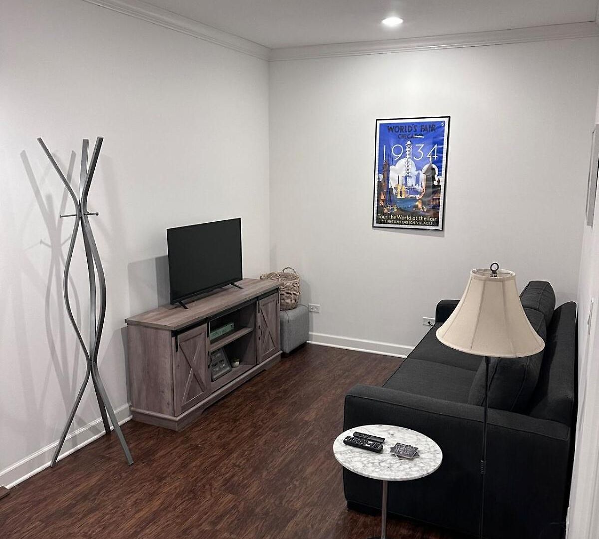 Updated 1 Bedroom In The Location! Apartment