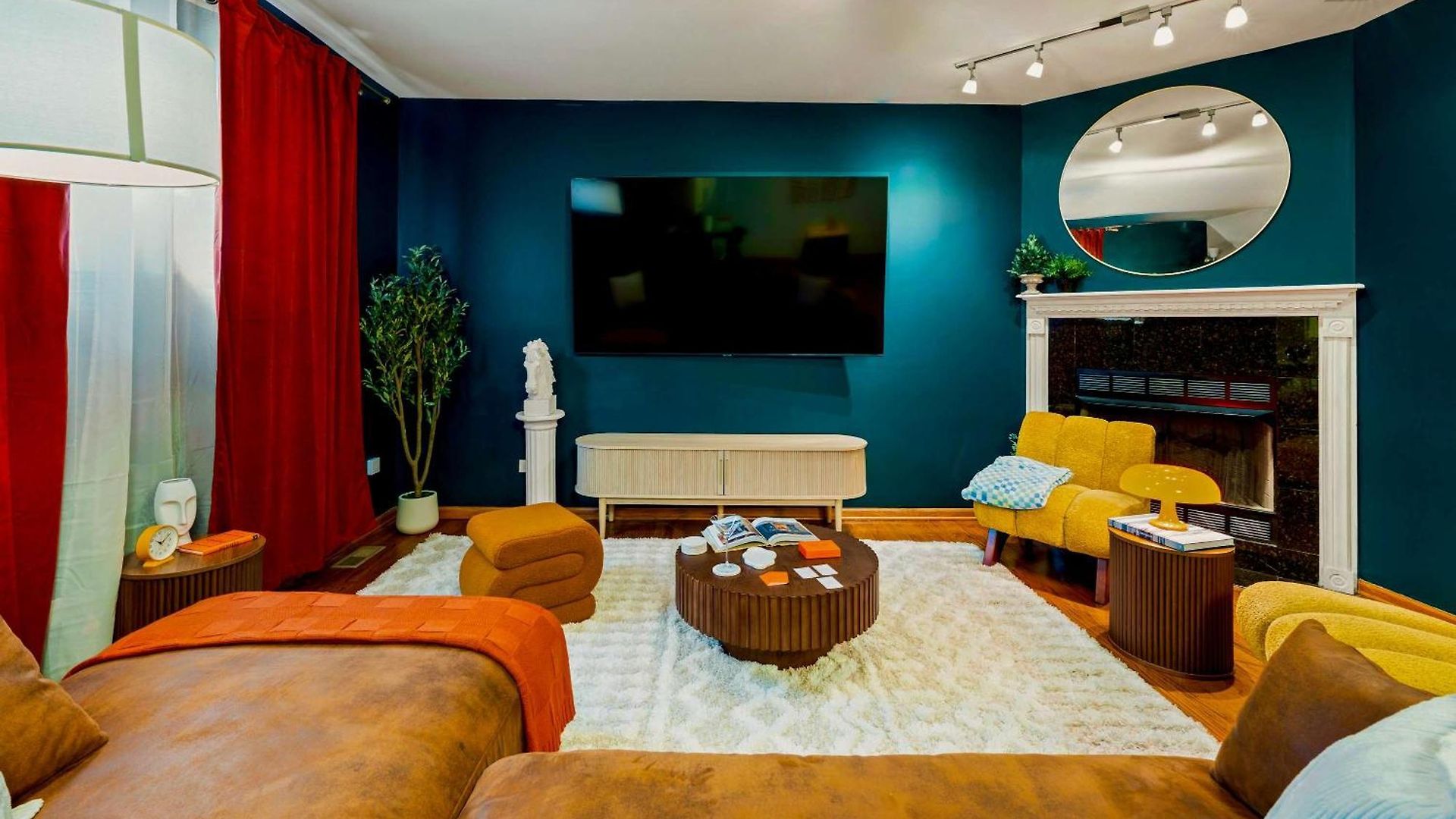Apartment Pool Table, Pingpong, Arcade, 2-car Parking, 3 Floors