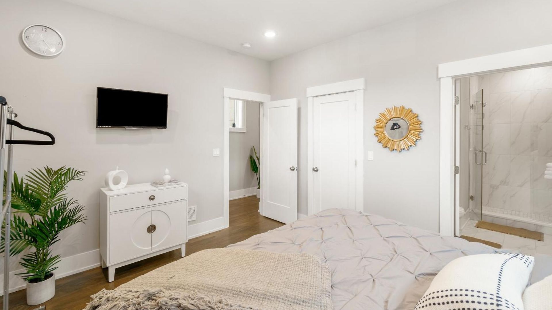 Apartment Season Edifice