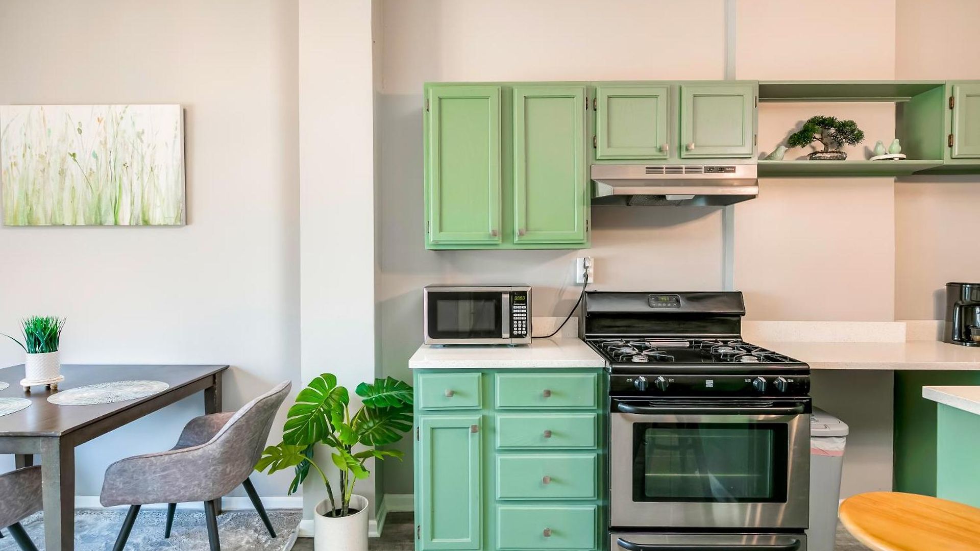 Logan Sq 4br - Free Parking - Near Nightlife & Dt Apartment Chicago