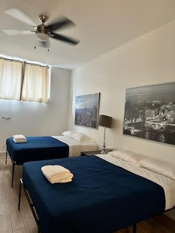 Apartment 4 Bedroom Sleeps 20 People *