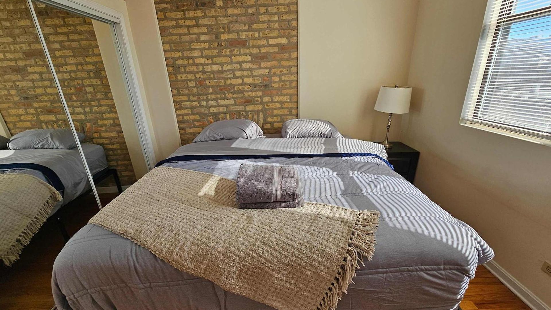 Apartment Two Bedroom West Loop