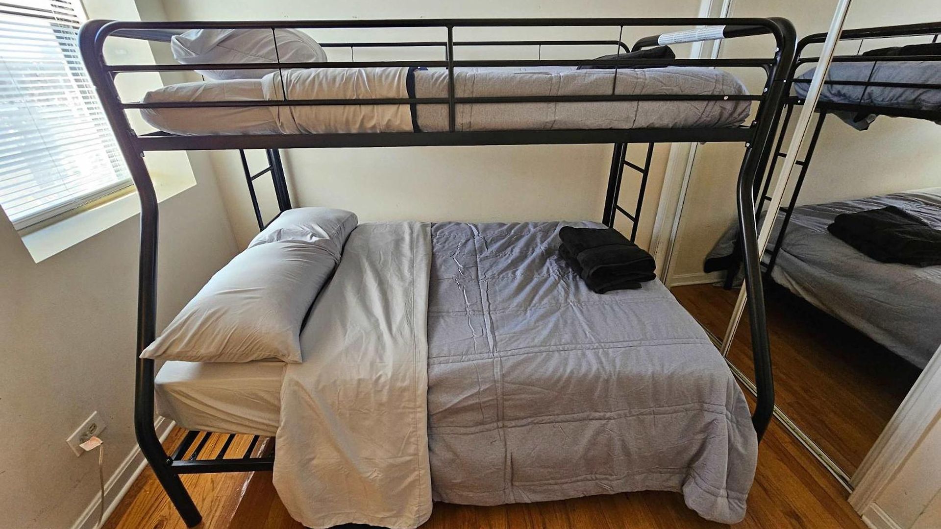Apartment Two Bedroom West Loop Chicago