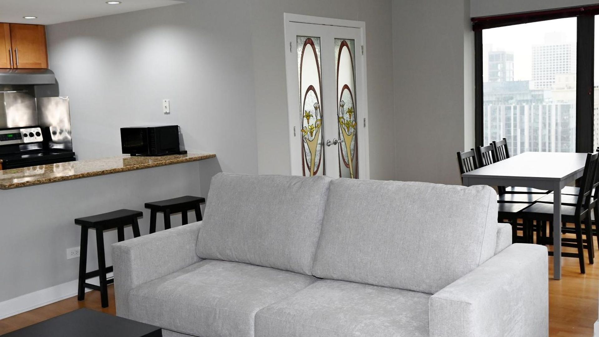 River North Magnificent Mile Condo, And Views, 43rd Floor Corner, Parking Included! *