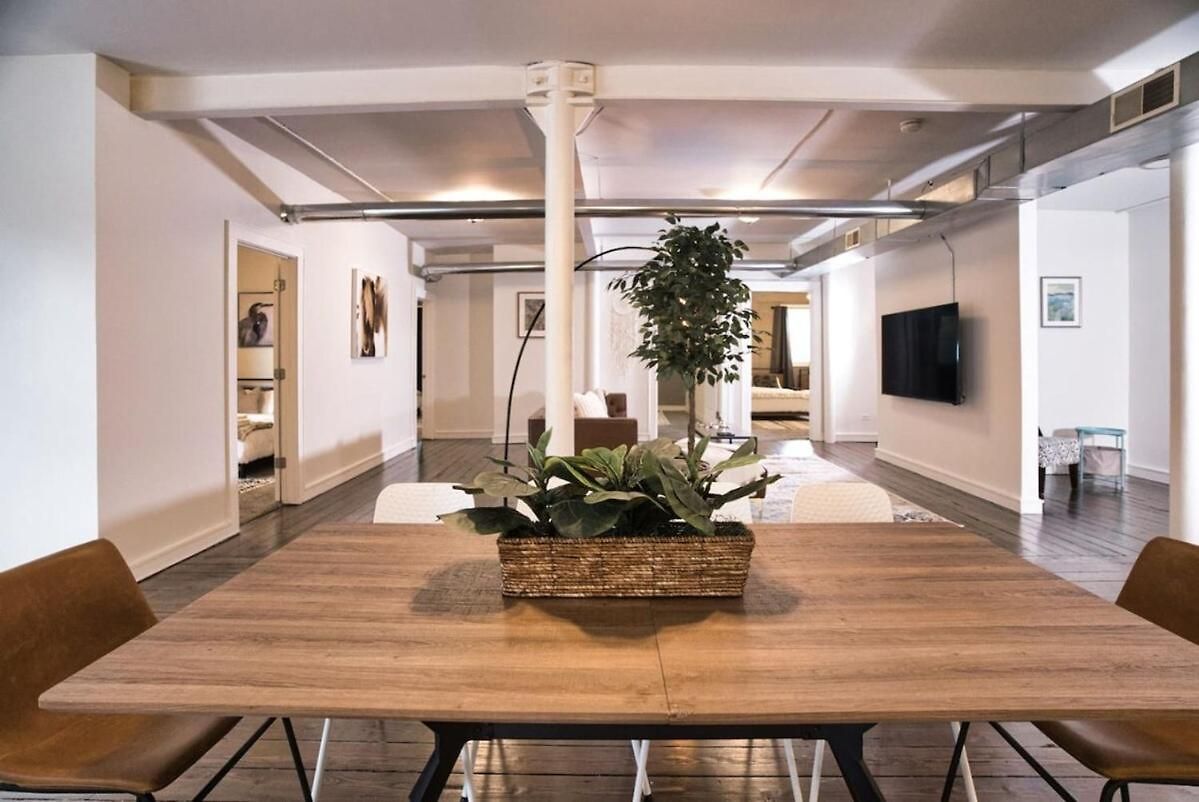 Apartment Mccormick 4br Huge Unit W/ Pool Table | Sleeps 10 *