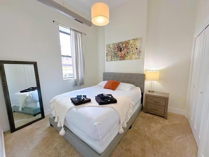 Smoke Ok 2br Retreat Near Mccormick Chicago