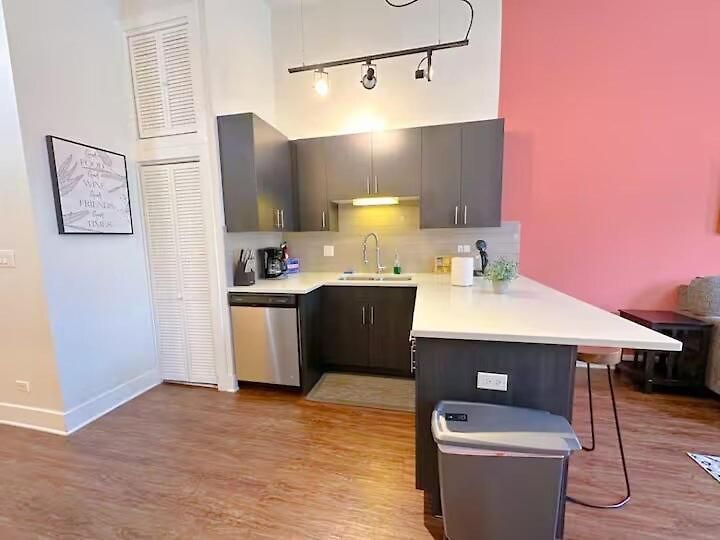 Smoke Ok 2br Retreat Near Mccormick Chicago