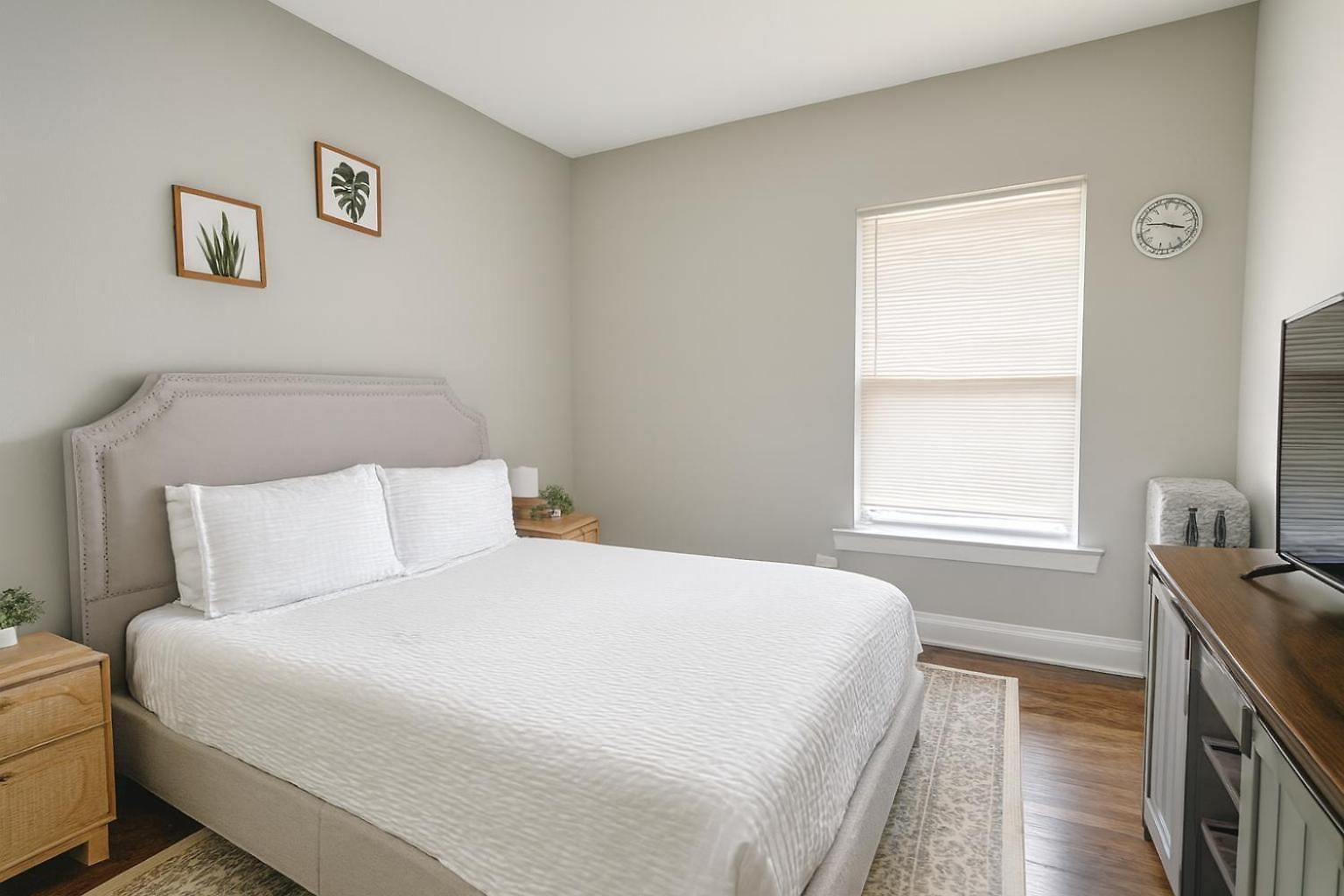 Charming 2br Near Cafes, Park & Cta Apartment *