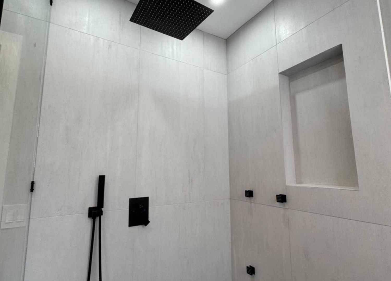 Sleek Avondale Bath 2 Bed King And Queen And Garage *