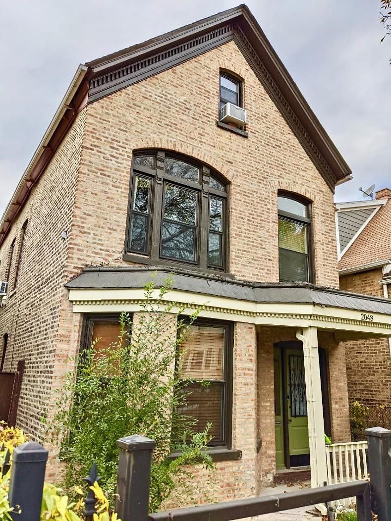 Hip Logan Square Apartment