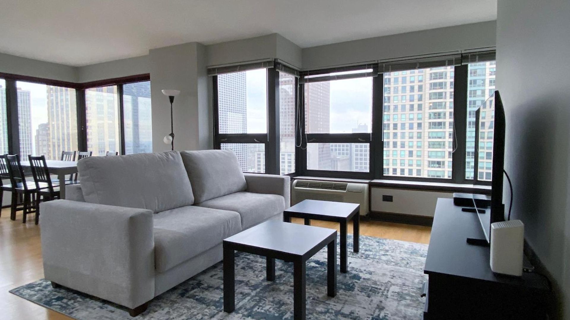 River North Magnificent Mile Condo, And Views, 43rd Floor Corner, Parking Included!