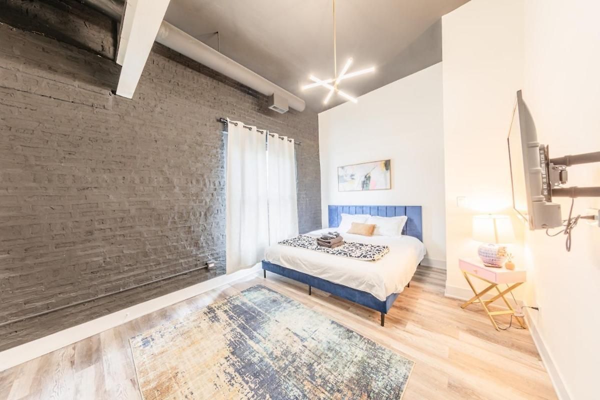 Luxury 5br W/ King Bed & Pool Table Near Chinatown *