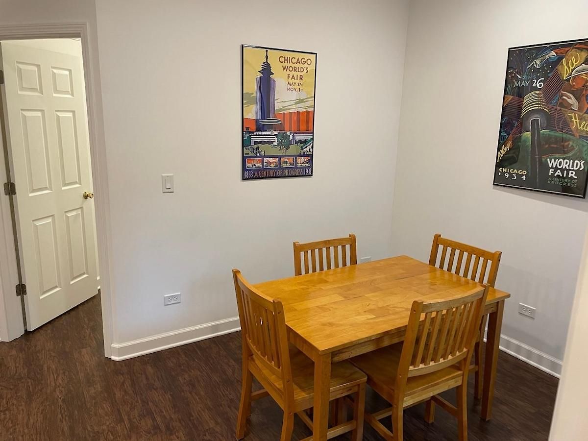 Apartment Updated 1 Bedroom In The Location! *