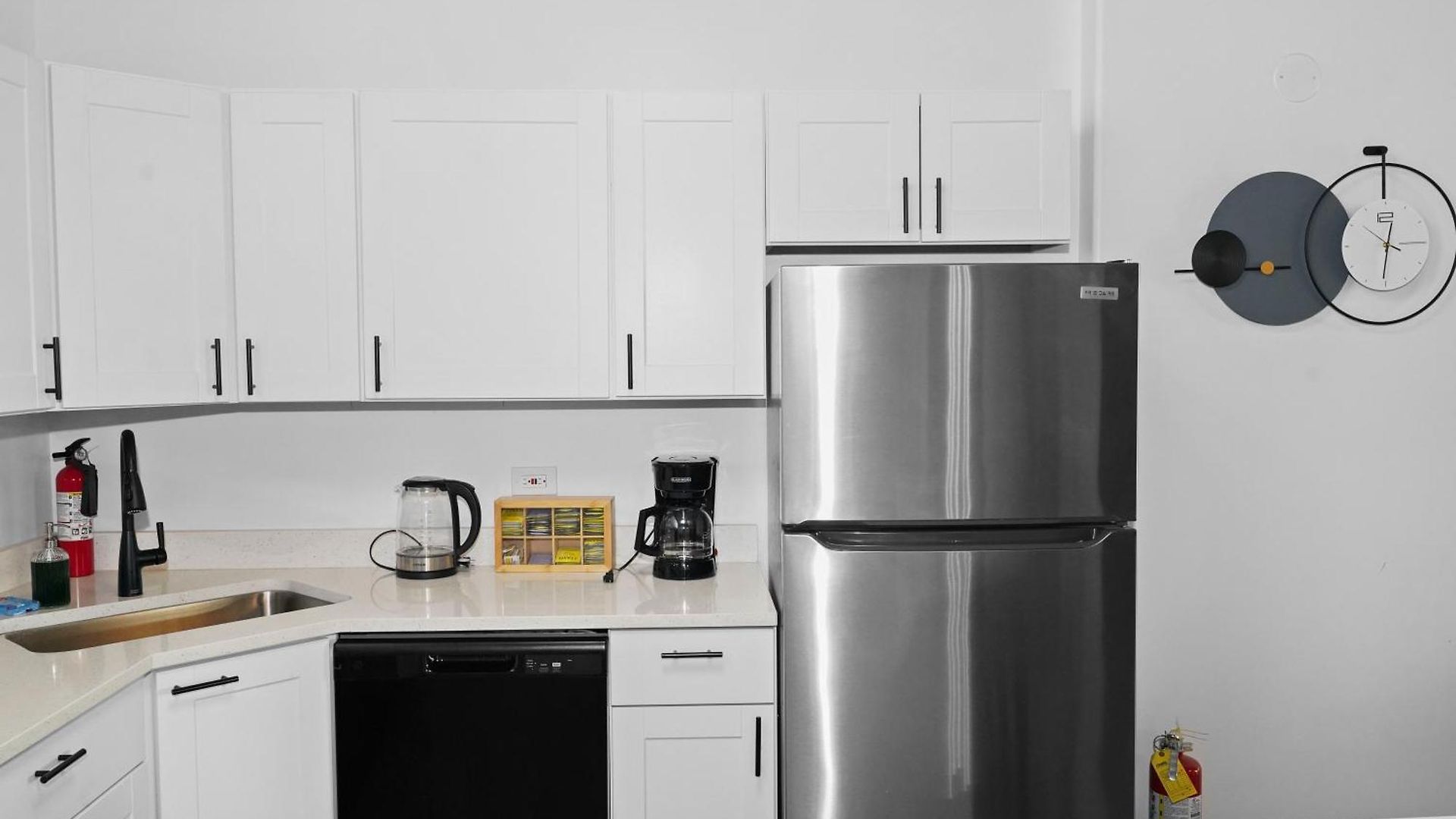 Spacious 6br Group Unit Near Mccormick & Lakefront Chicago
