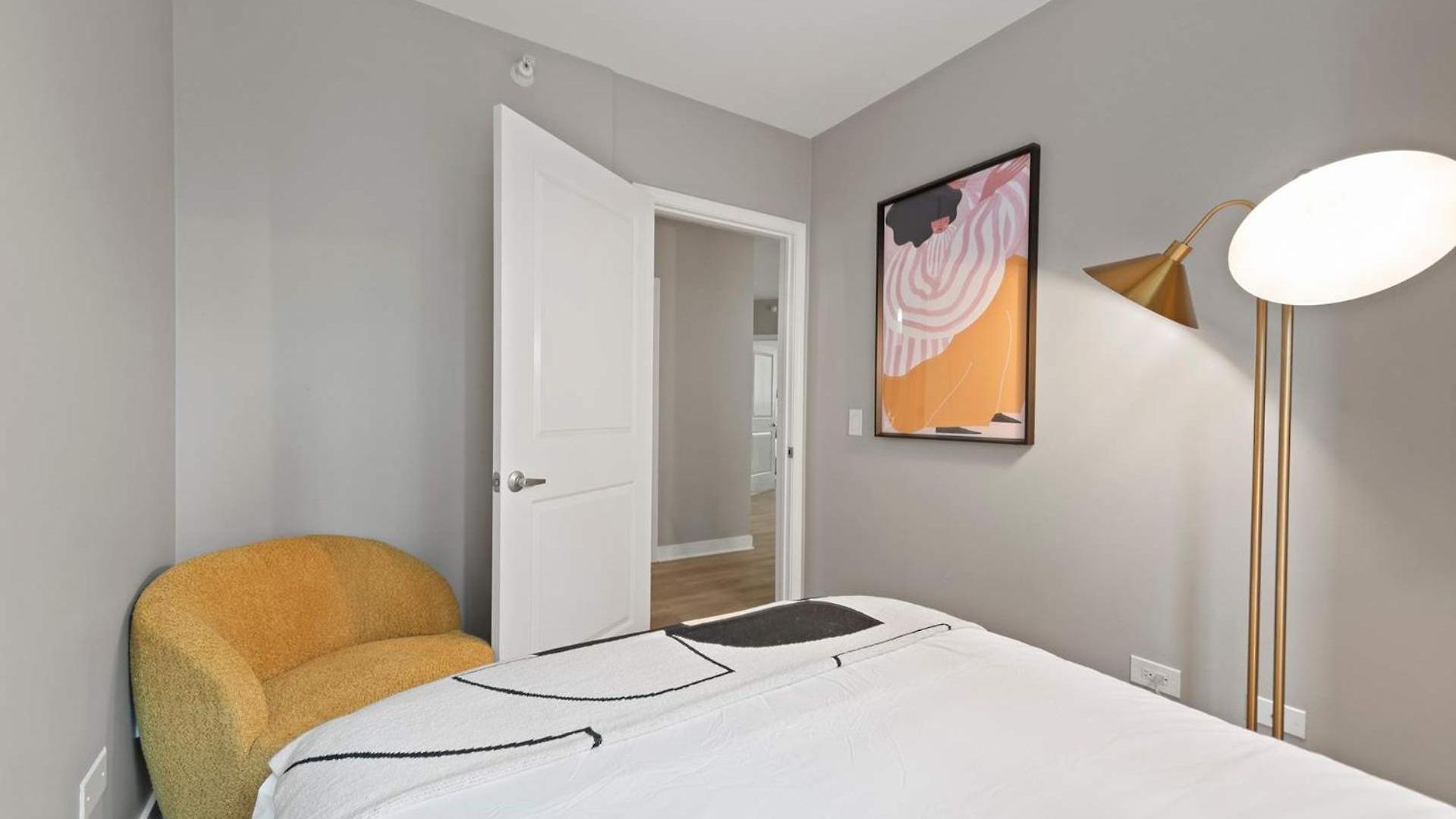 The Bernadin- Designer 3br Center With Balcony Apartment
