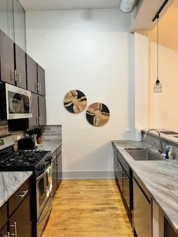 Apartment 4 Bedroom Sleeps 20 People *