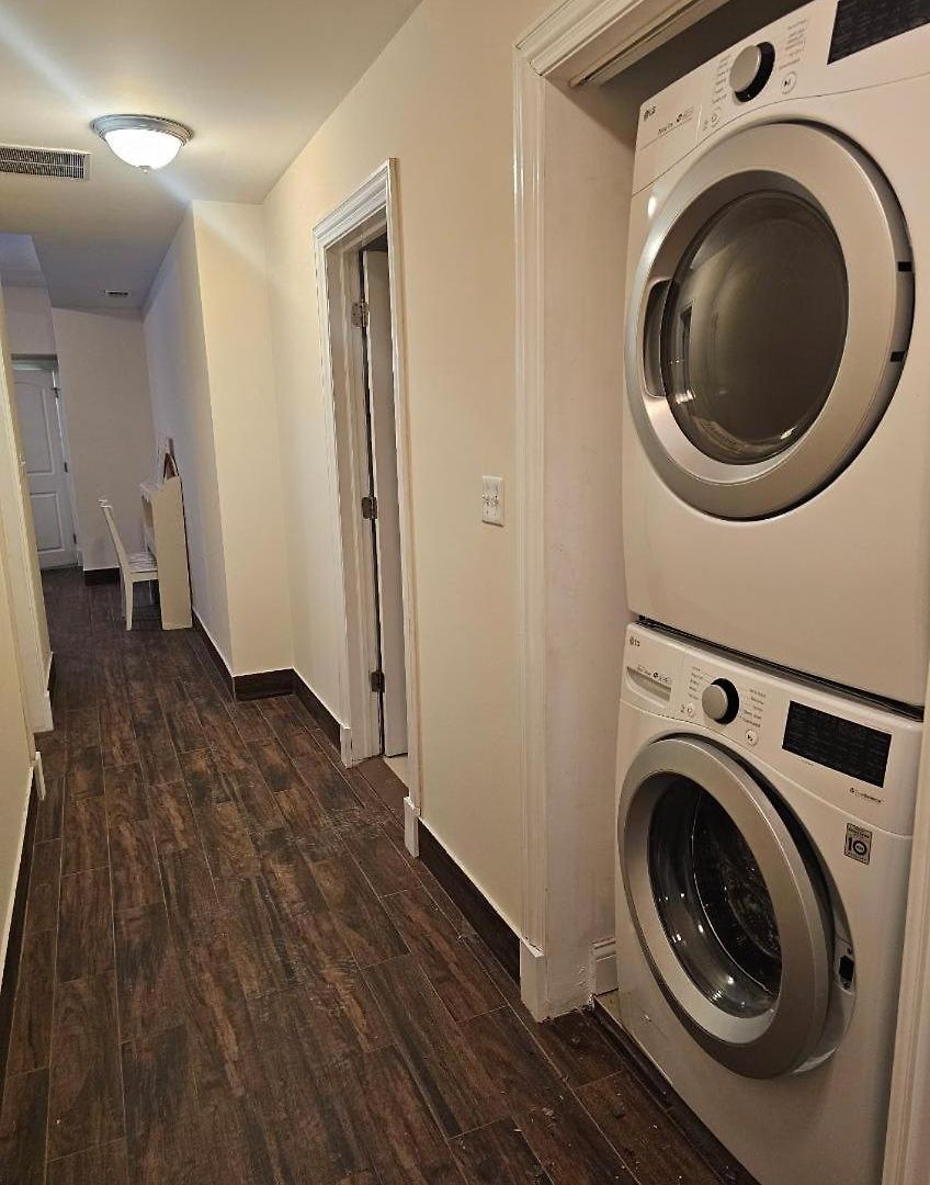 Gold Coast Downtown Sleeps 20 Apartment *
