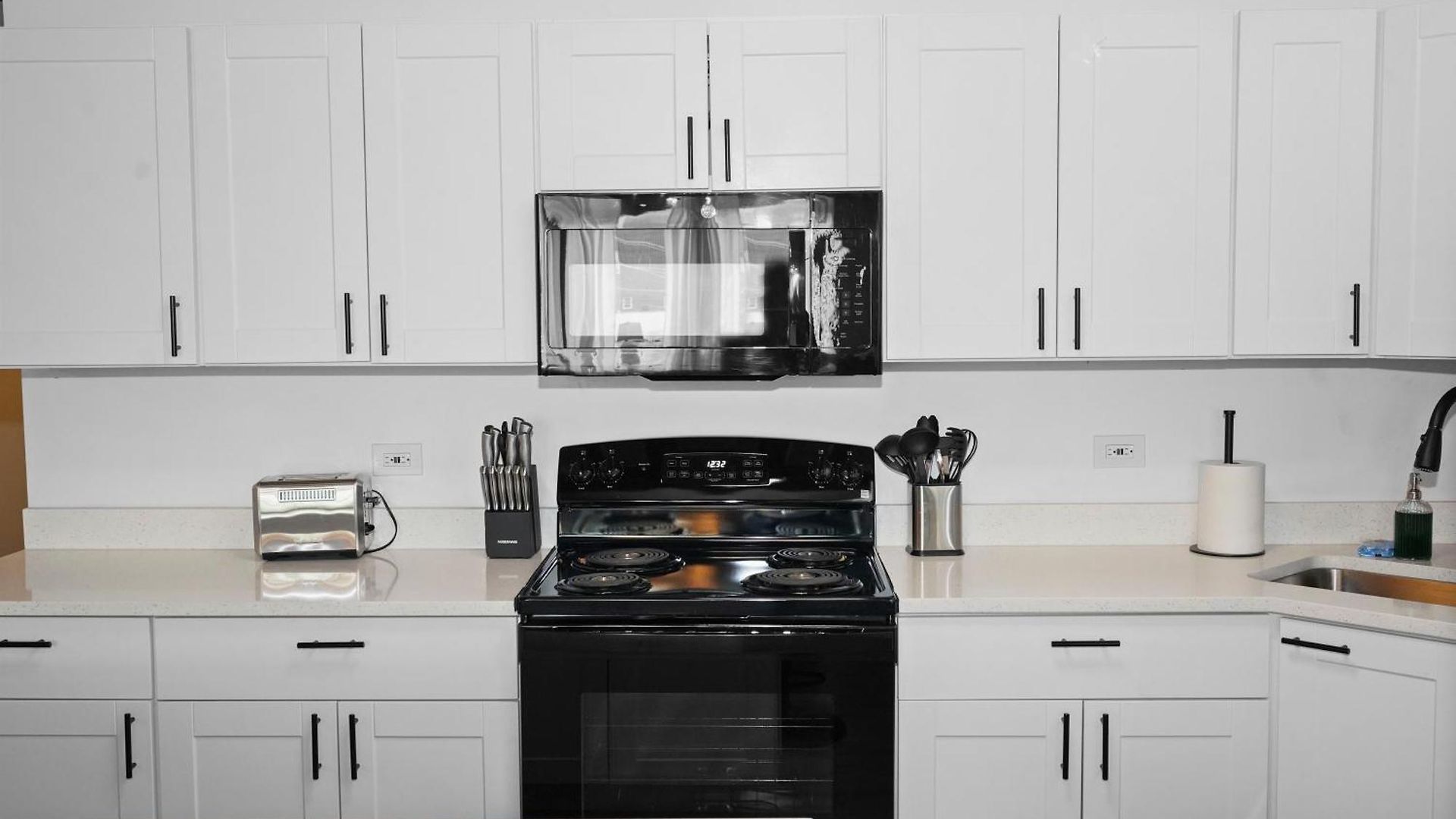 Apartment Spacious 6br Group Unit Near Mccormick & Lakefront *