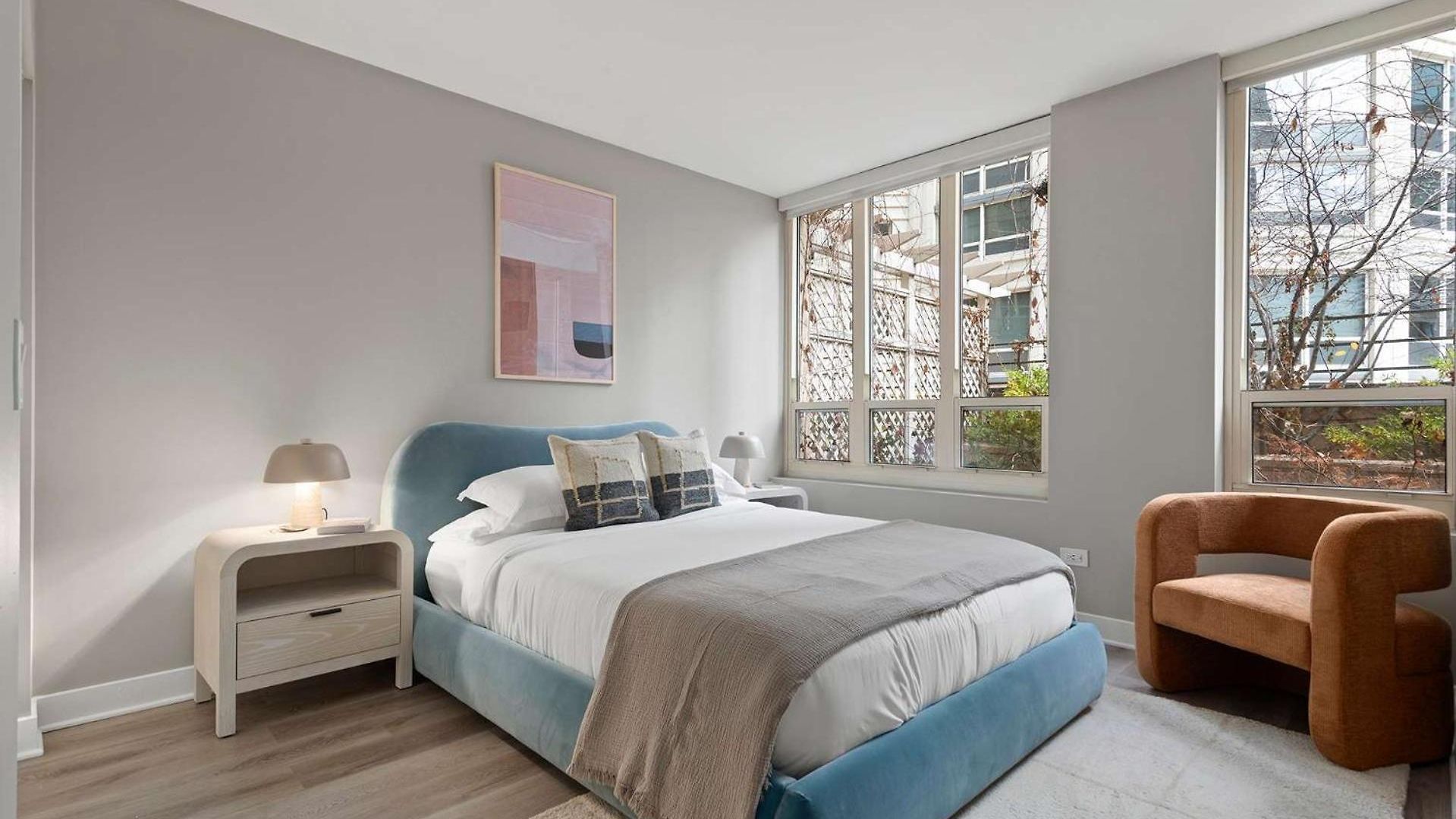 The Bernadin- Designer 3br Center With Balcony Apartment *