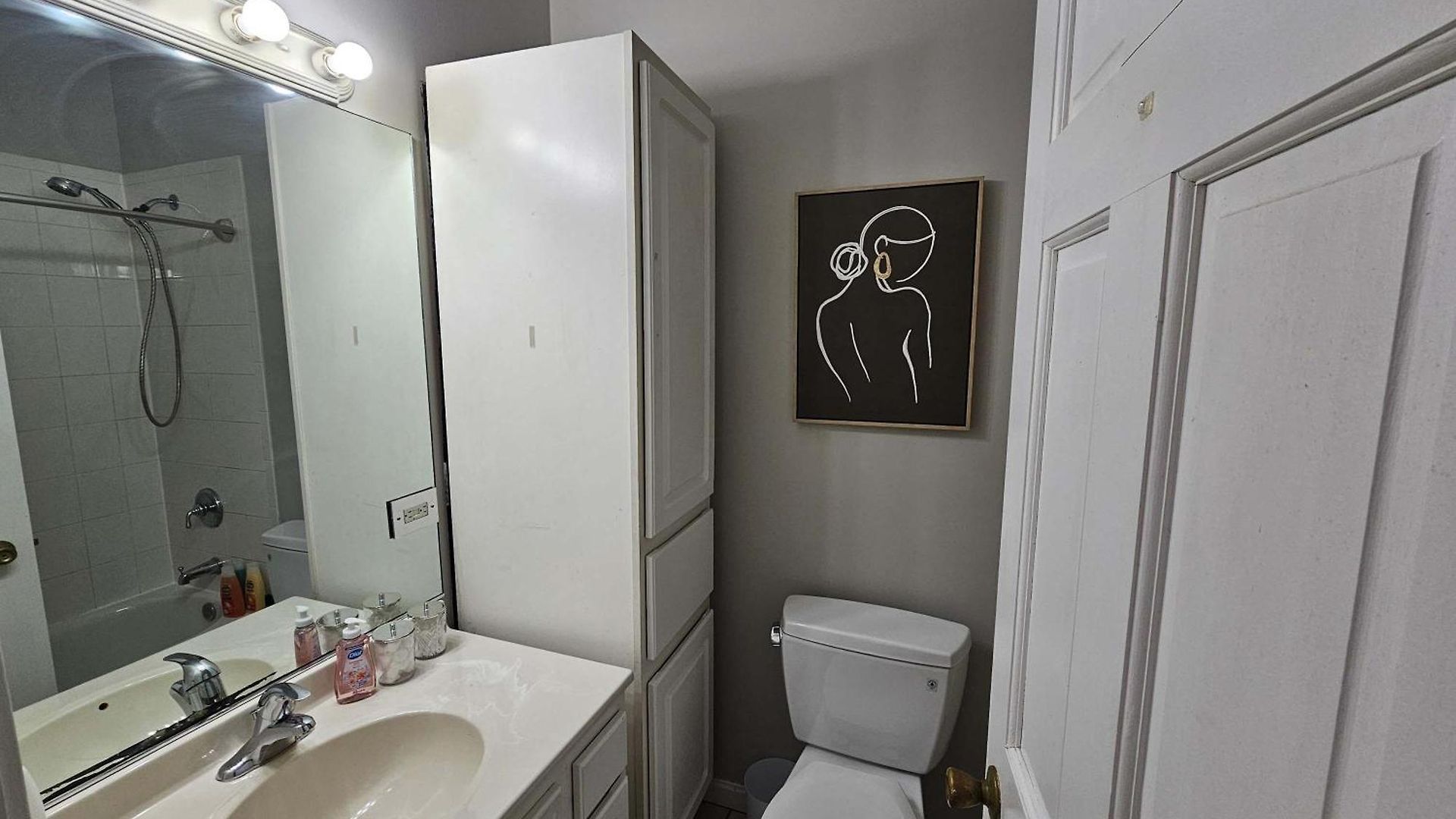 Apartment Two Bedroom West Loop *