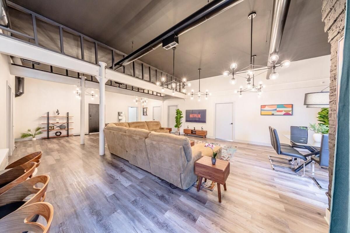 Luxury 5br W/ King Bed & Pool Table Near Chinatown *