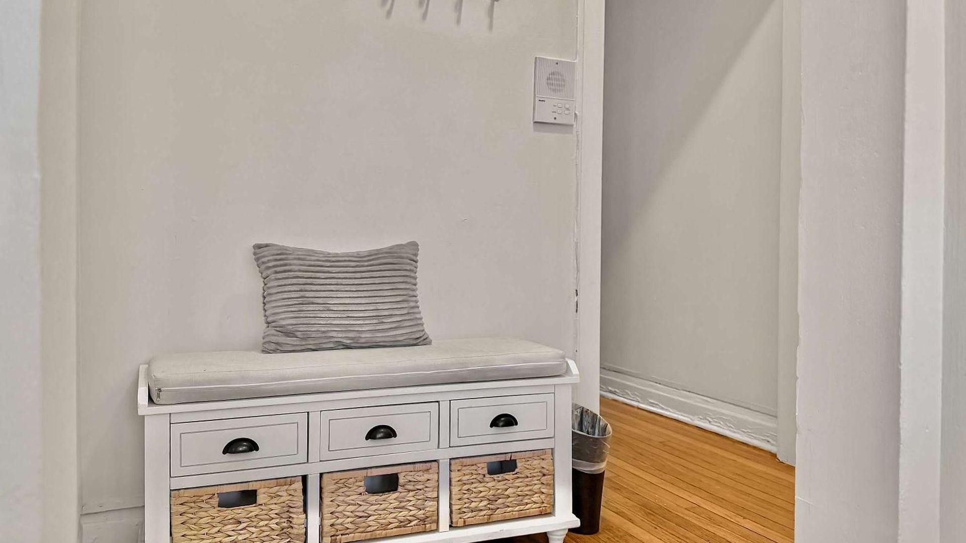 3br Spacious In - Newgard Rep *