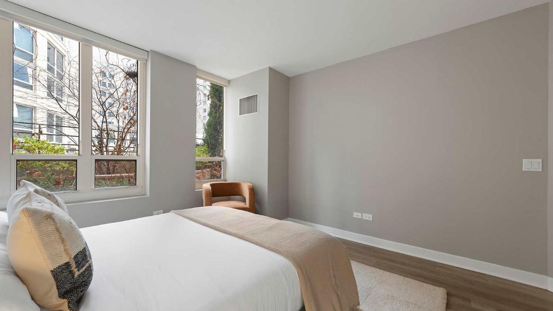 Apartment The Bernadin- Designer 3br Center With Balcony