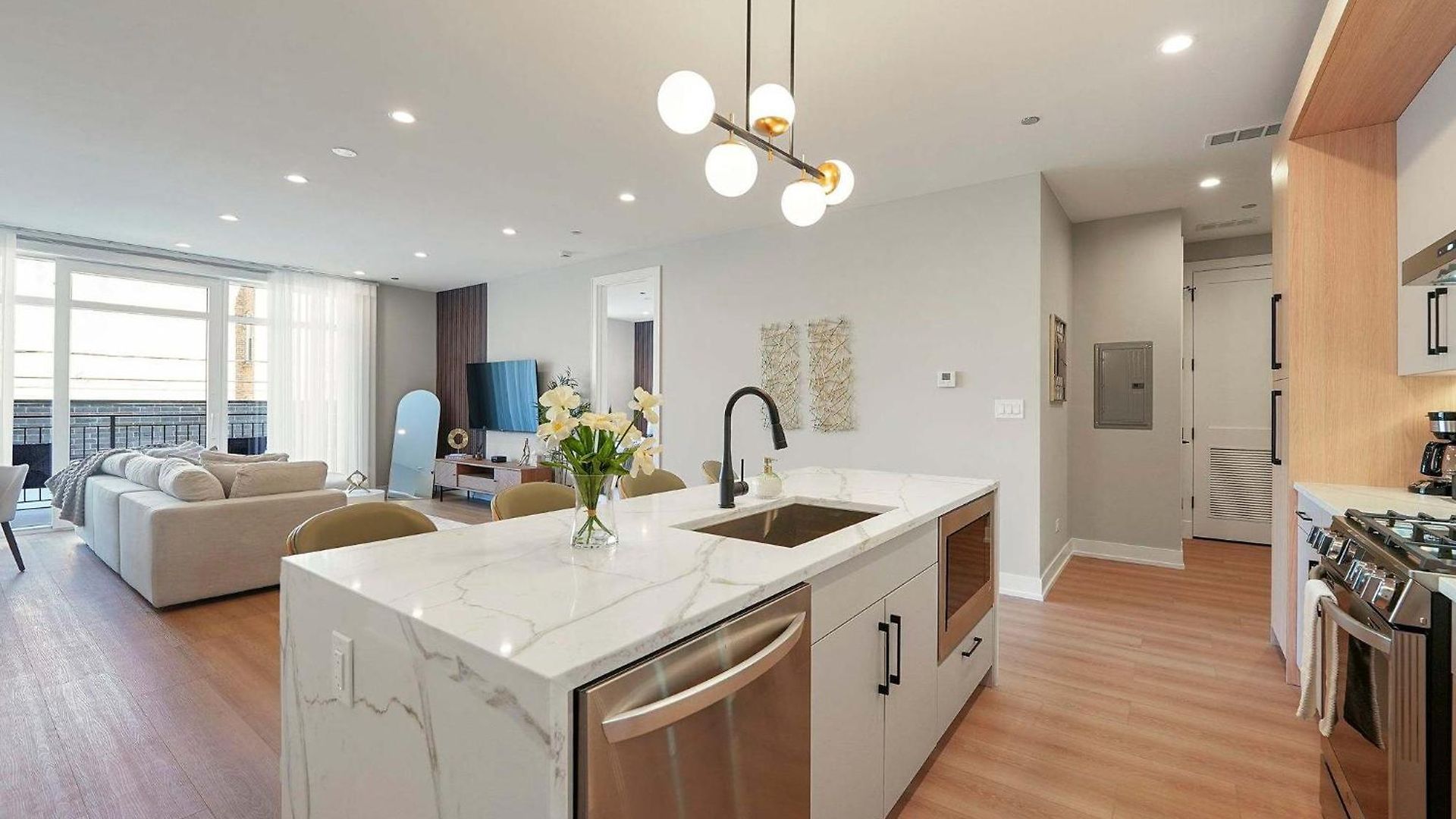 Apartment Modern By Med District With Parking & Laundry Chicago